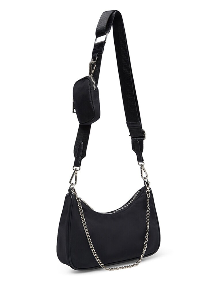 Steve Madden - Bvital crossbody - Svart axelremsväska i nylon