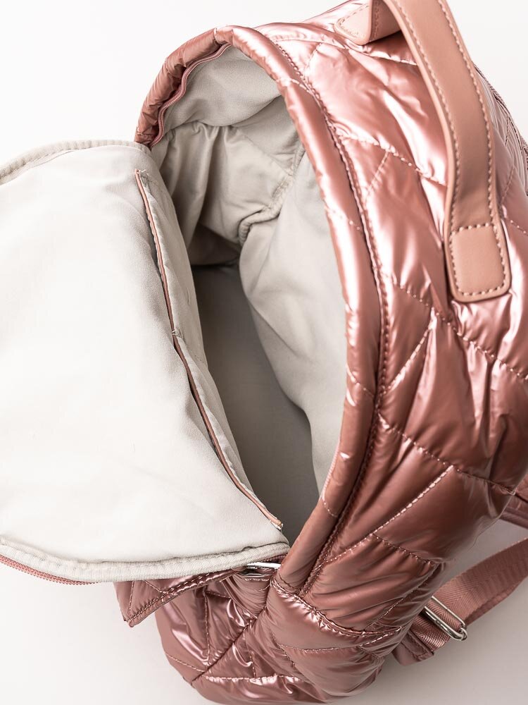 Ulrika Design - Glossy Quilt - Rosa quiltad ryggsäck