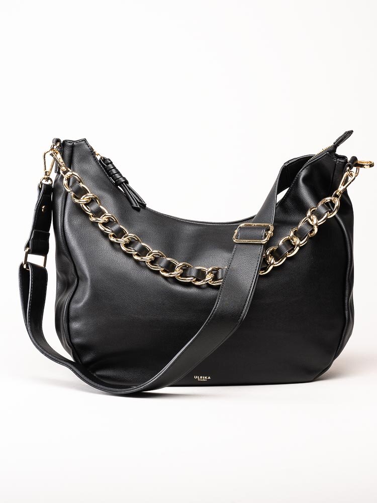Ulrika Design - Chunky Chain - Svart hoboväska i skinnimitation