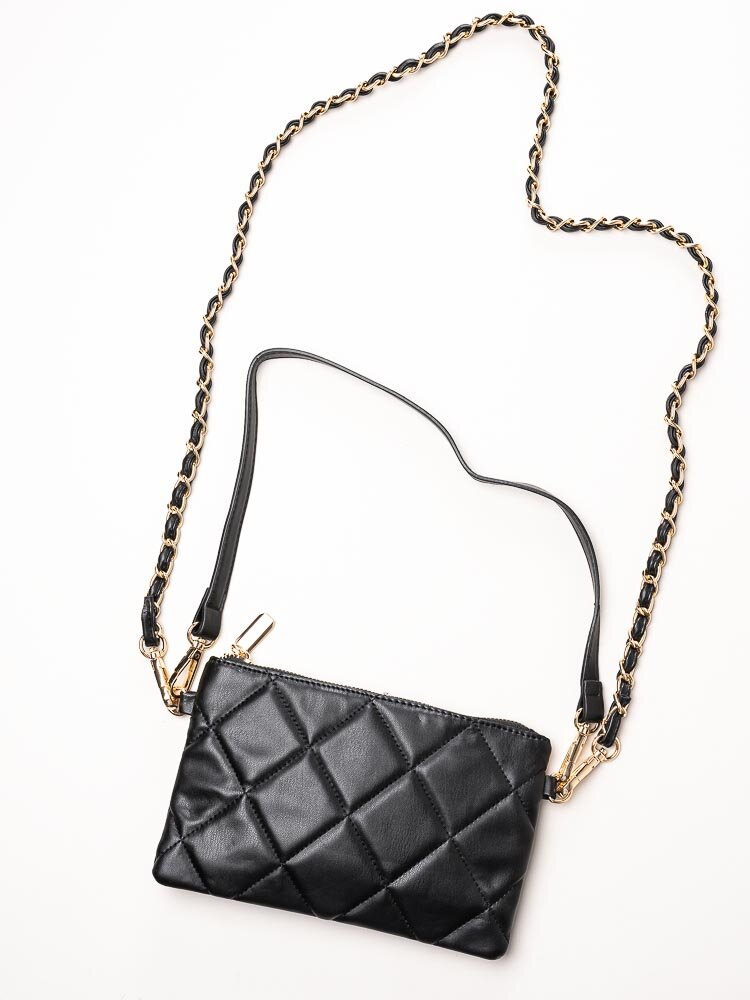 Ulrika Design - Chunky Chain - Svart liten väska i skinnimitation