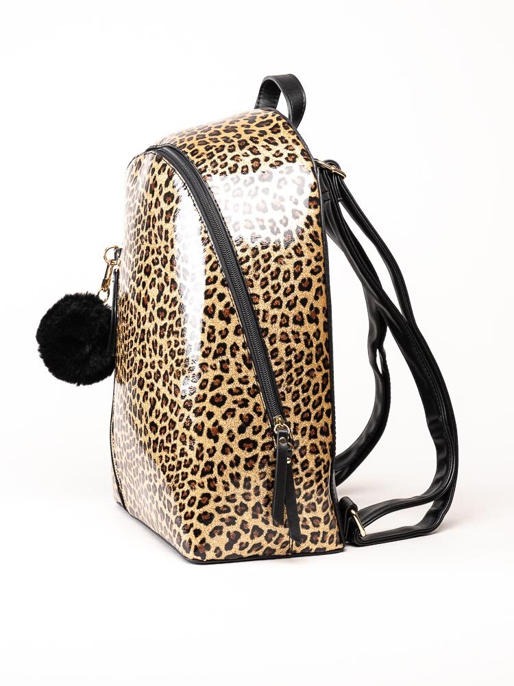 Ulrika Design - Leopard - Leopardmönstrad ryggsäck med svart tofs