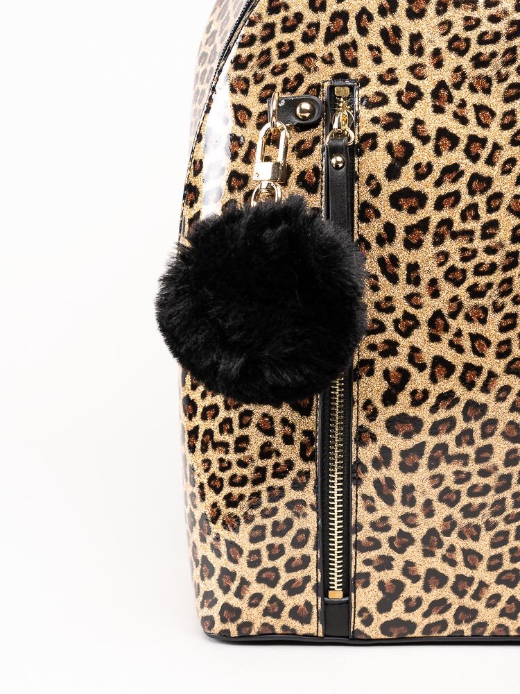 Ulrika Design - Leopard - Leopardmönstrad ryggsäck med svart tofs