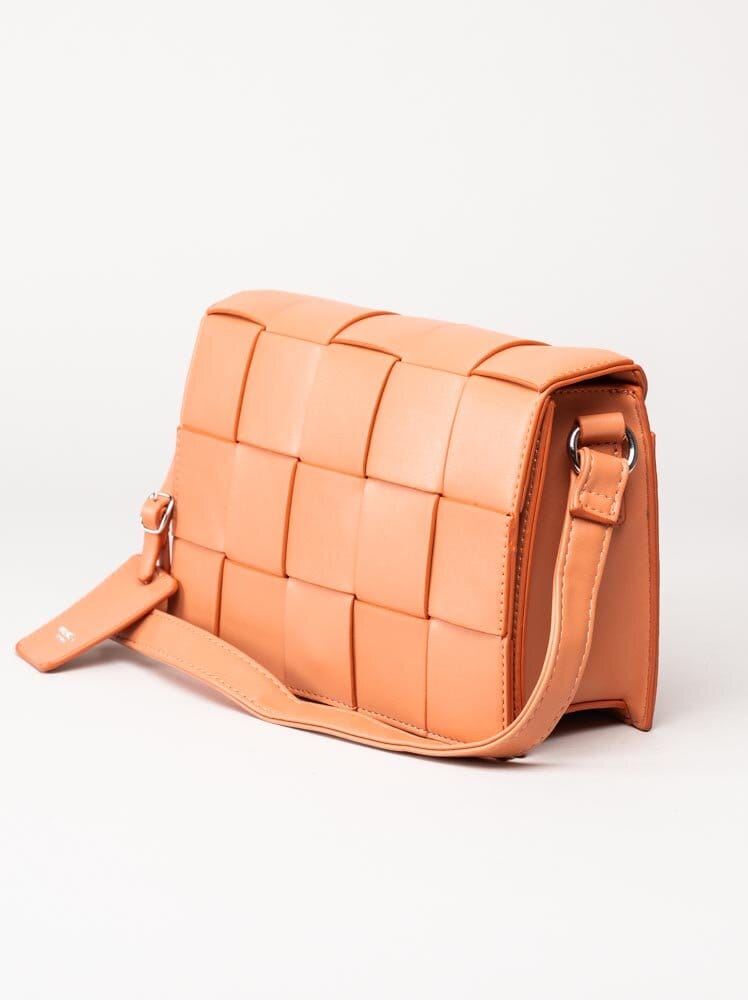 Ulrika Design - Braid - Orange flätad väska med klaff