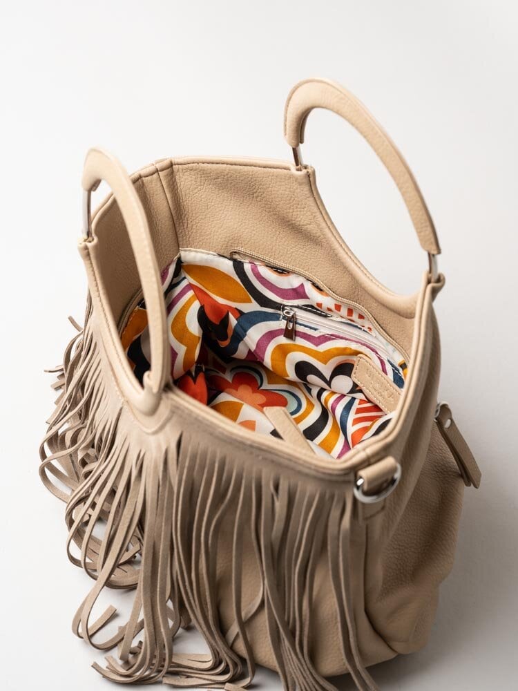 Ulrika Design - Fringer - Beige väska med mockafransar
