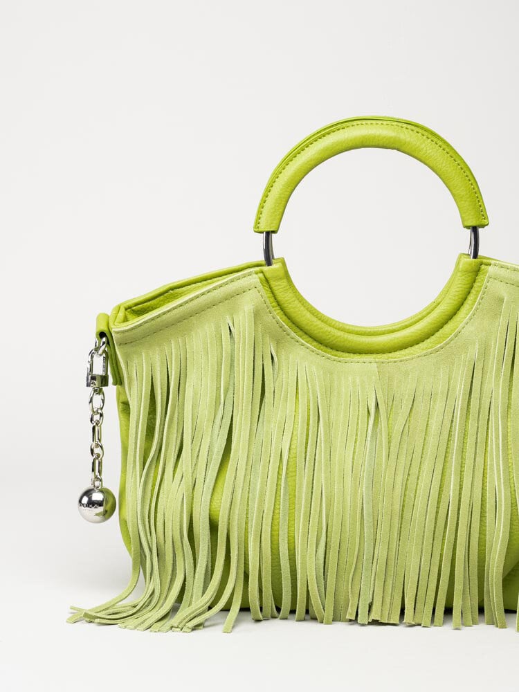 Ulrika Design - Fringer - Grön väska med mockafransar