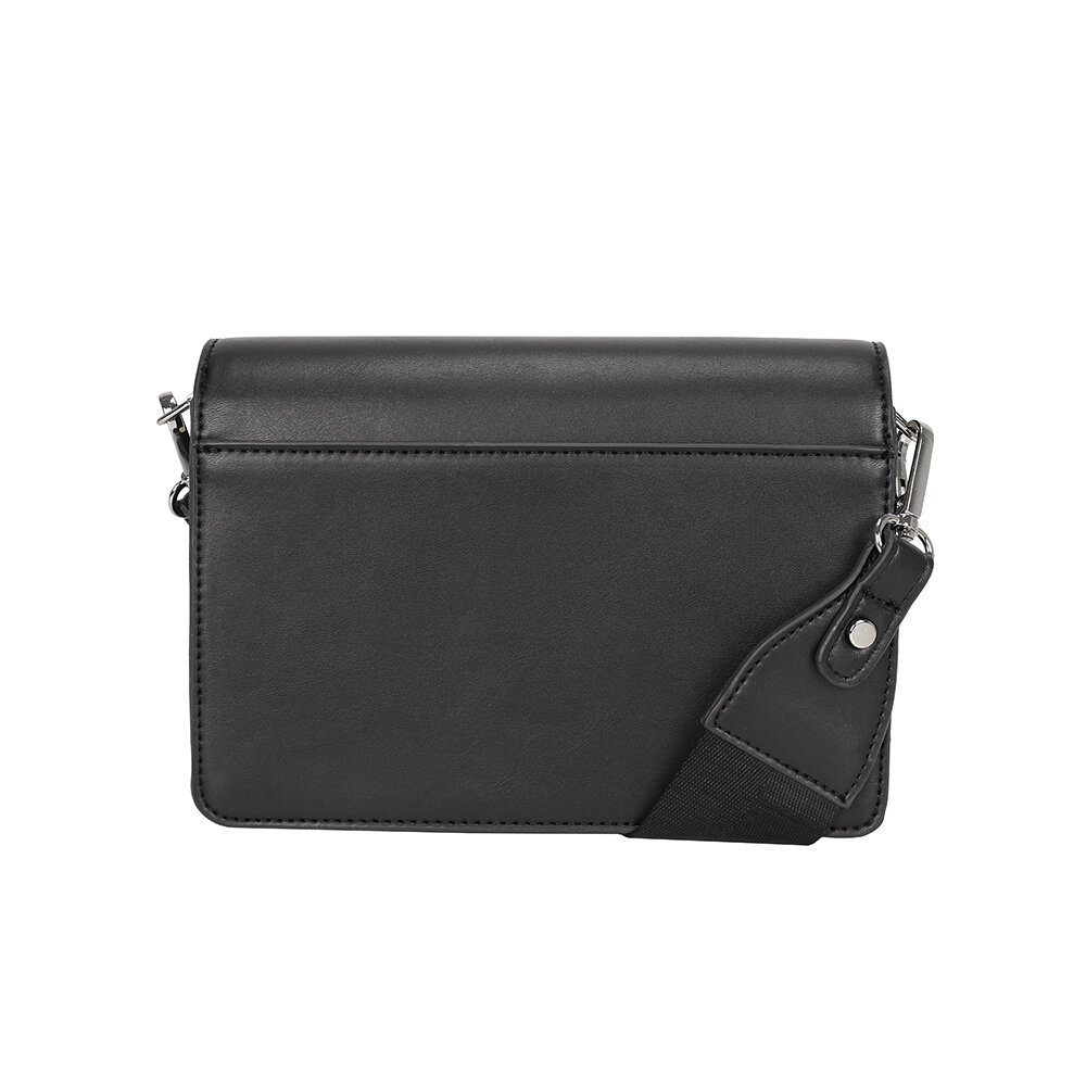 Ulrika Design - Minimalism box - Svart boxväska i skinnimitation