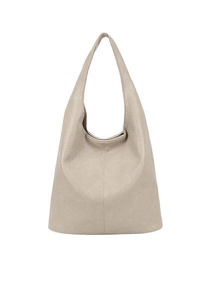 Ulrika Design - Ulrika Fur A-Line tote - Beige axelkasse i mjuk skinnimitation