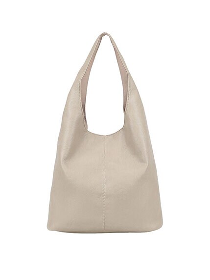 Ulrika Design - Ulrika Fur A-Line tote - Beige axelkasse i mjuk skinnimitation