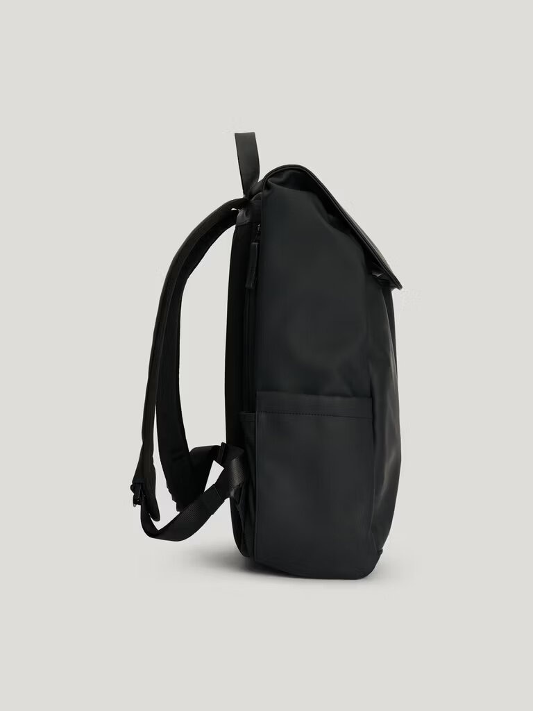 Tretorn - Tretorn Wings Daypack - Svart ryggsäck i mjukt men slitstarkt PU-material