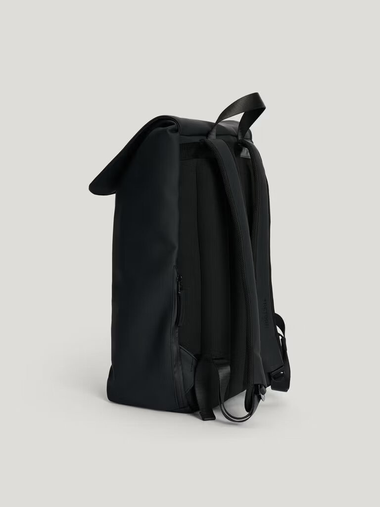 Tretorn - Tretorn Wings Daypack - Svart ryggsäck i mjukt men slitstarkt PU-material