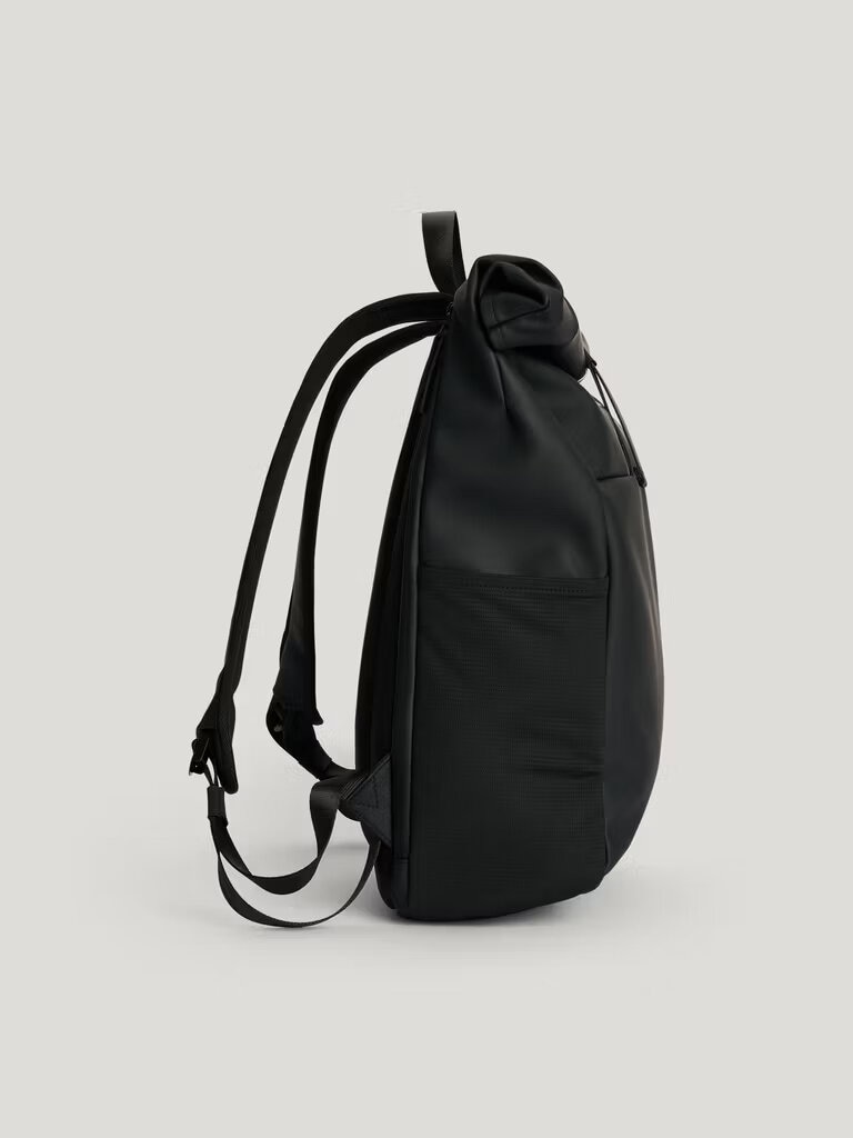 Tretorn - Wings Rolltop WP - Svart vattentålig ryggsäck i mjukt PU-material