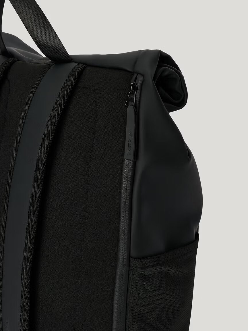 Tretorn - Wings Rolltop WP - Svart vattentålig ryggsäck i mjukt PU-material