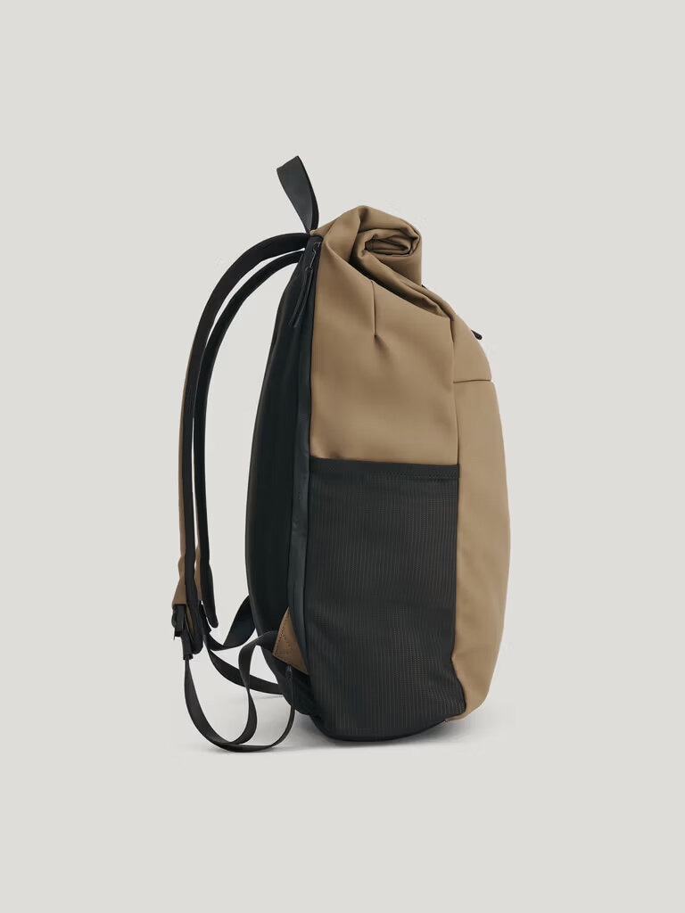 Tretorn - Wings Rolltop WP - Brun vattentålig ryggsäck i mjukt PU-material
