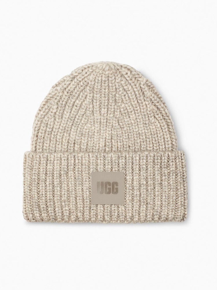 UGG - W Chunky Rib Beanie - Grå ribbstickad mössa