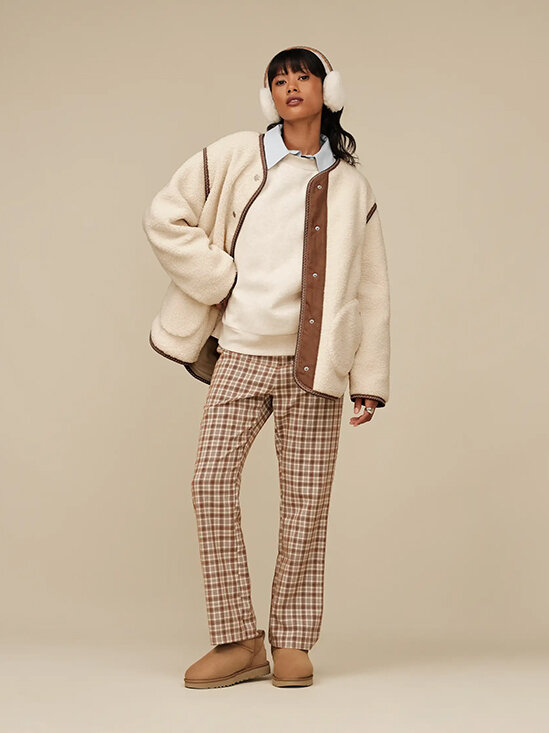 UGG - Tasman Sheepskin Earmuff - Vita öronmuffar i fårskinn