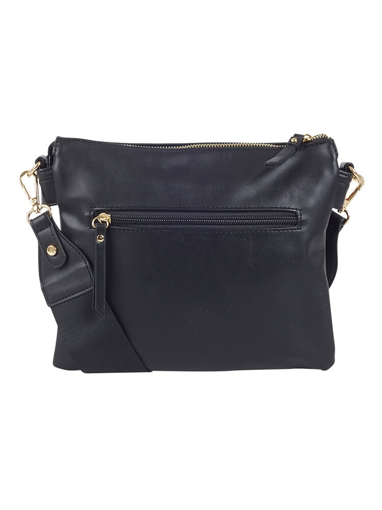 Ulrika Design - Raw - Svart crossbodyväska i skinnimitation